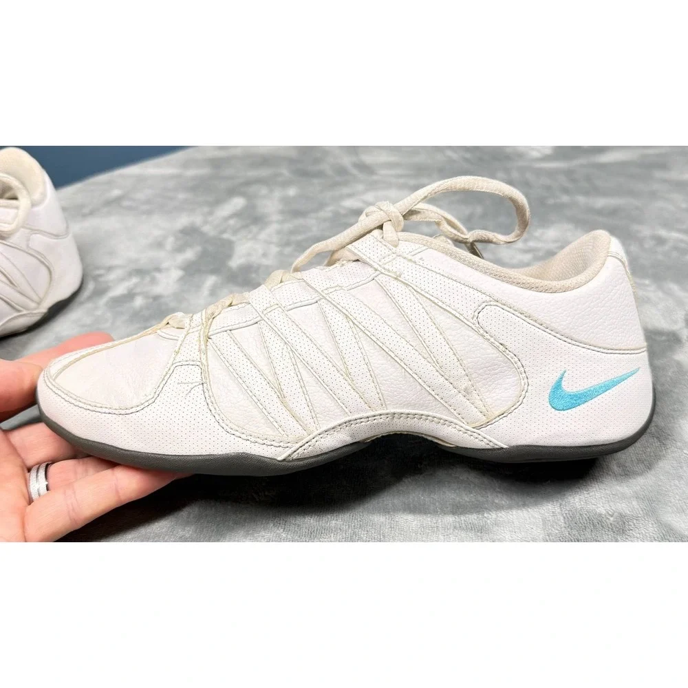 Nike Sneakers Womens 8 White Perforated Leather Lace Up Casual Shoes